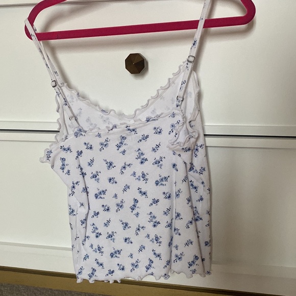 Hollister size M white tank top with blue flowers. Perfect condition. - Picture 4 of 4